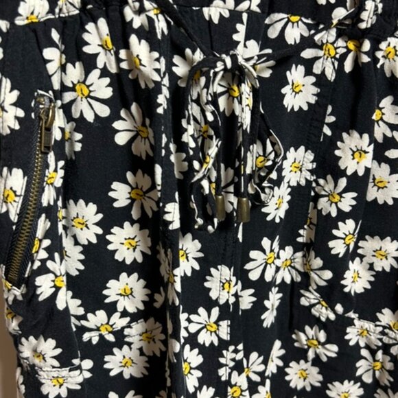 forever 21 daisy print romper - Picture 3 of 4